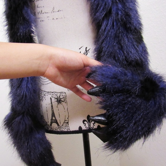 Fluffy Animal Hood Scarf With Paws - Picture 8 of 8